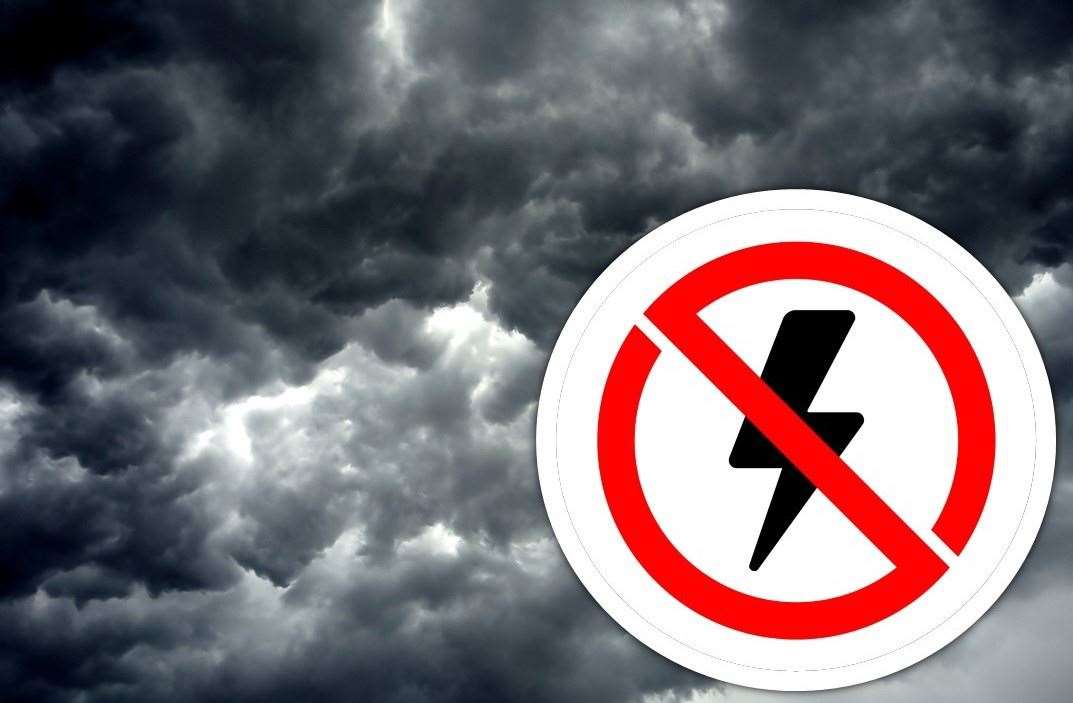Stormy winds have caused power cuts for hundreds of West Berkshire residents