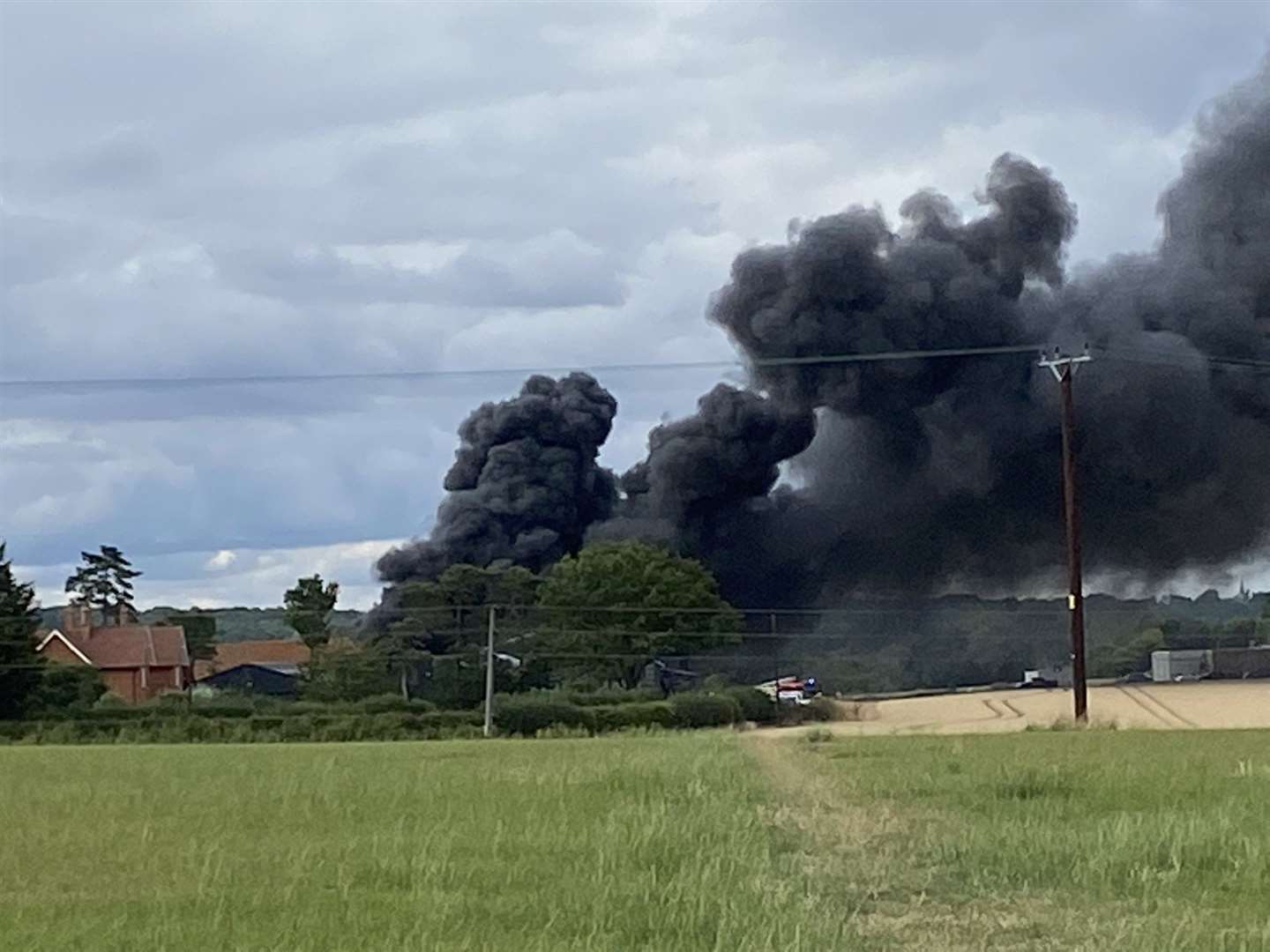 Smoke is filling the sky in Burghfield. Picture: @davegre on Twitter
