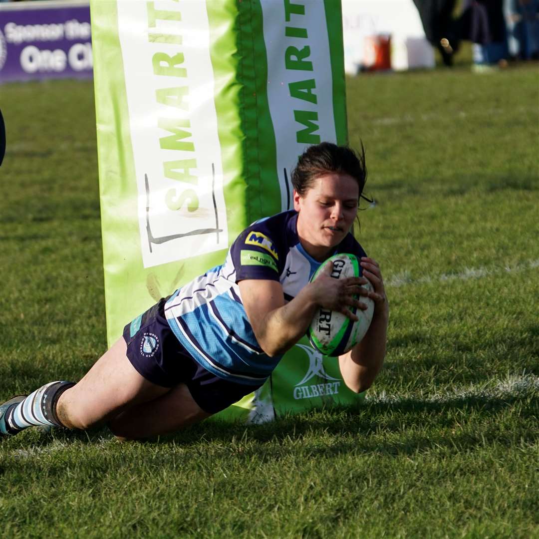 Becks Reeves scored Newbury's first two tries. Picture by Andrew Burgess