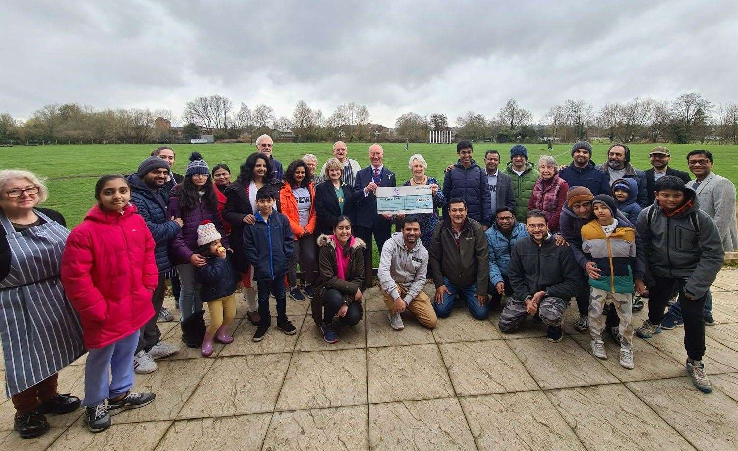 Sewa Day Newbury present cheque of £2,250 to local homeless charity Loose Ends