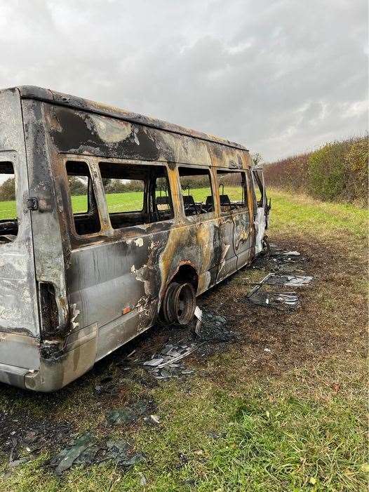 Burned van (61141585)
