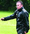 Leaders' boss gets a new deal in time for league showdown