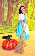 Cinderella to flick switch to set Tadley's Christmas tree lights twinkling