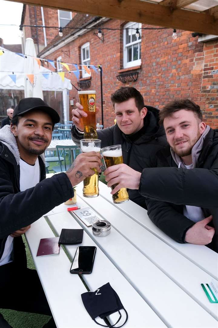 Pub goers back at the Dolphin Pub in Newbury Picture by Phil Cannings (46201075)
