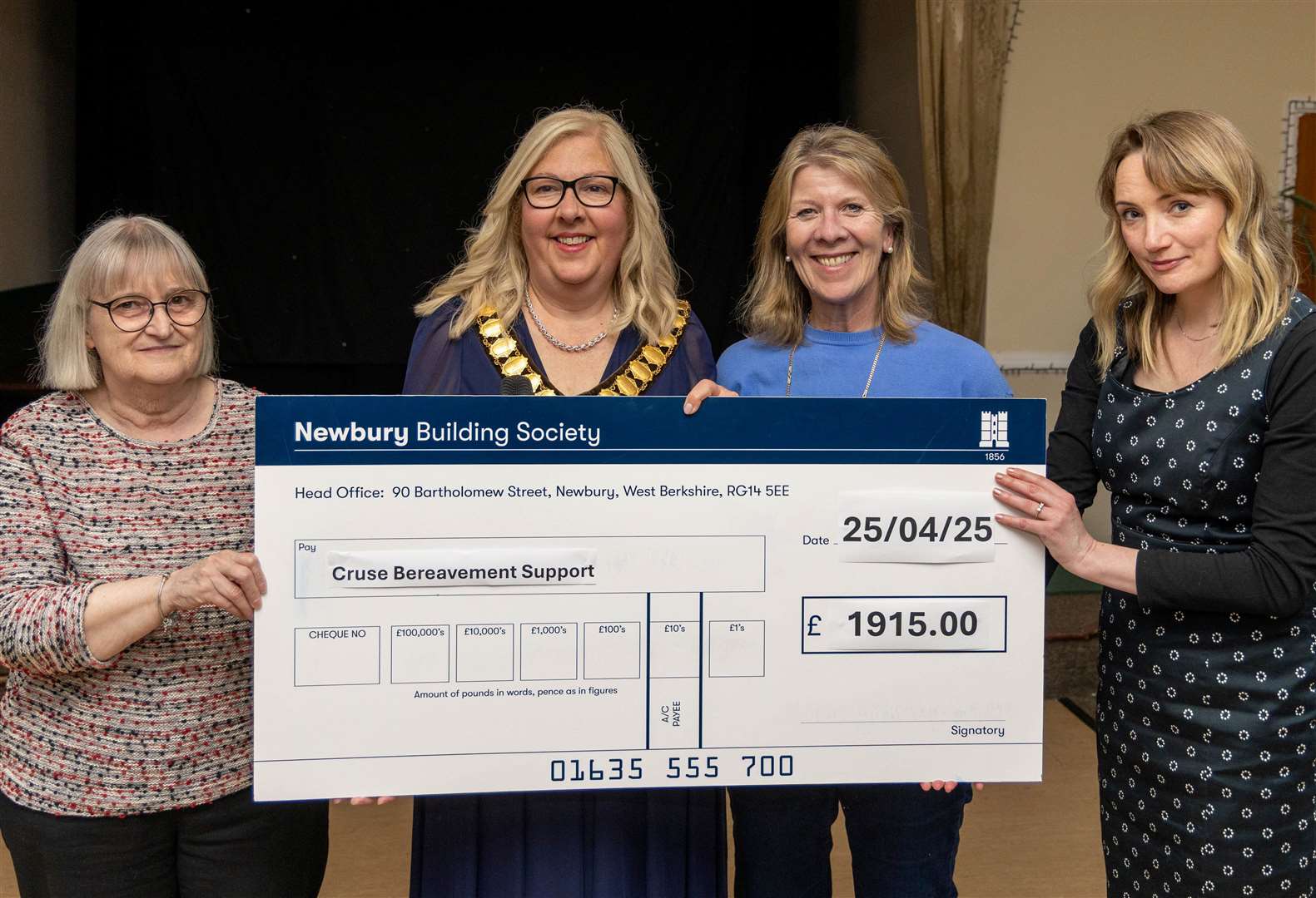 Mayor of Thatcham Suzanne Adamantos presents a cheque to Cruse Bereavement Support