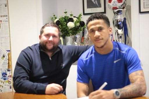 Fernandes with boss Danny Robinson. Picture by Jeff Youd Photography