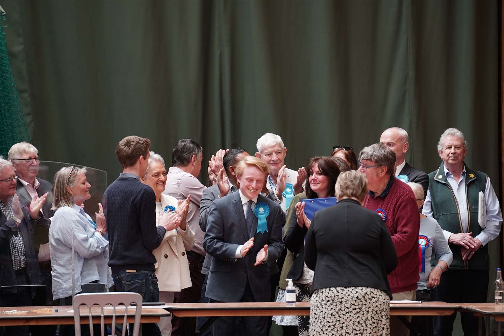 Samuel Carr (centre) holds Evingar (56507523)