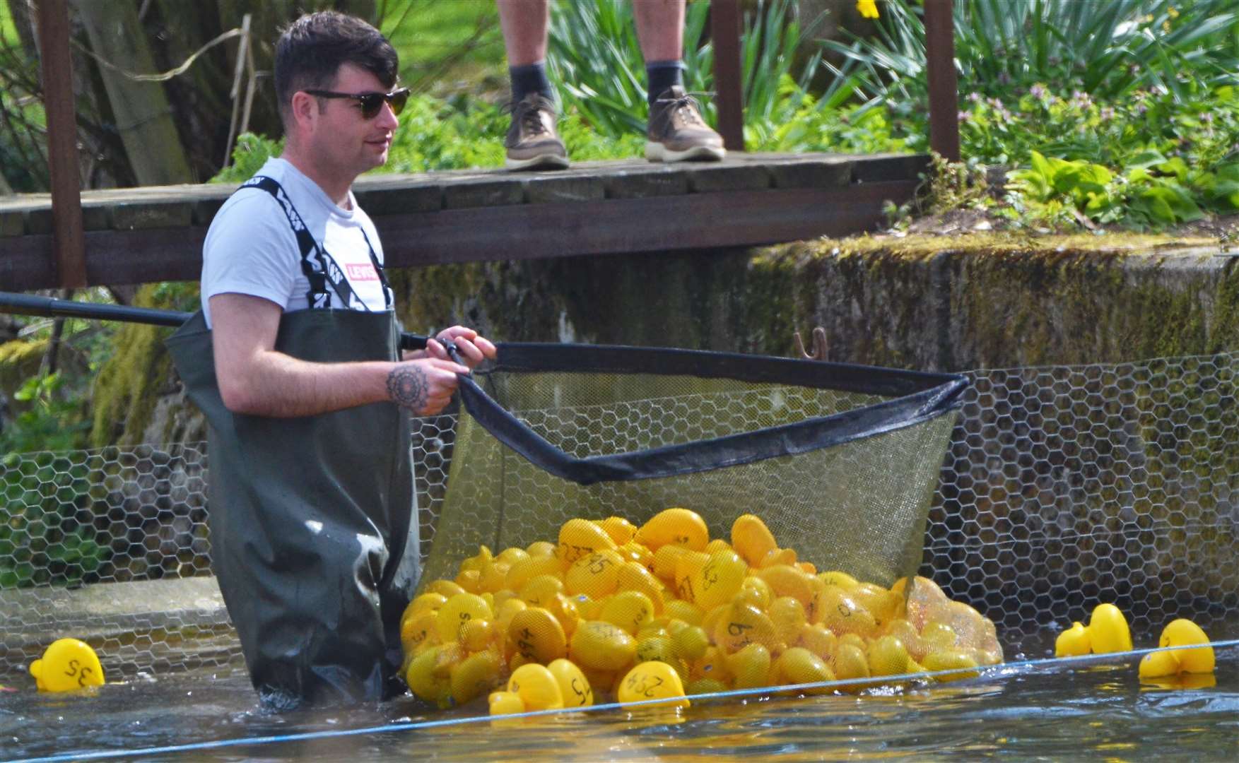 East Shefford duck derby. (56131385)