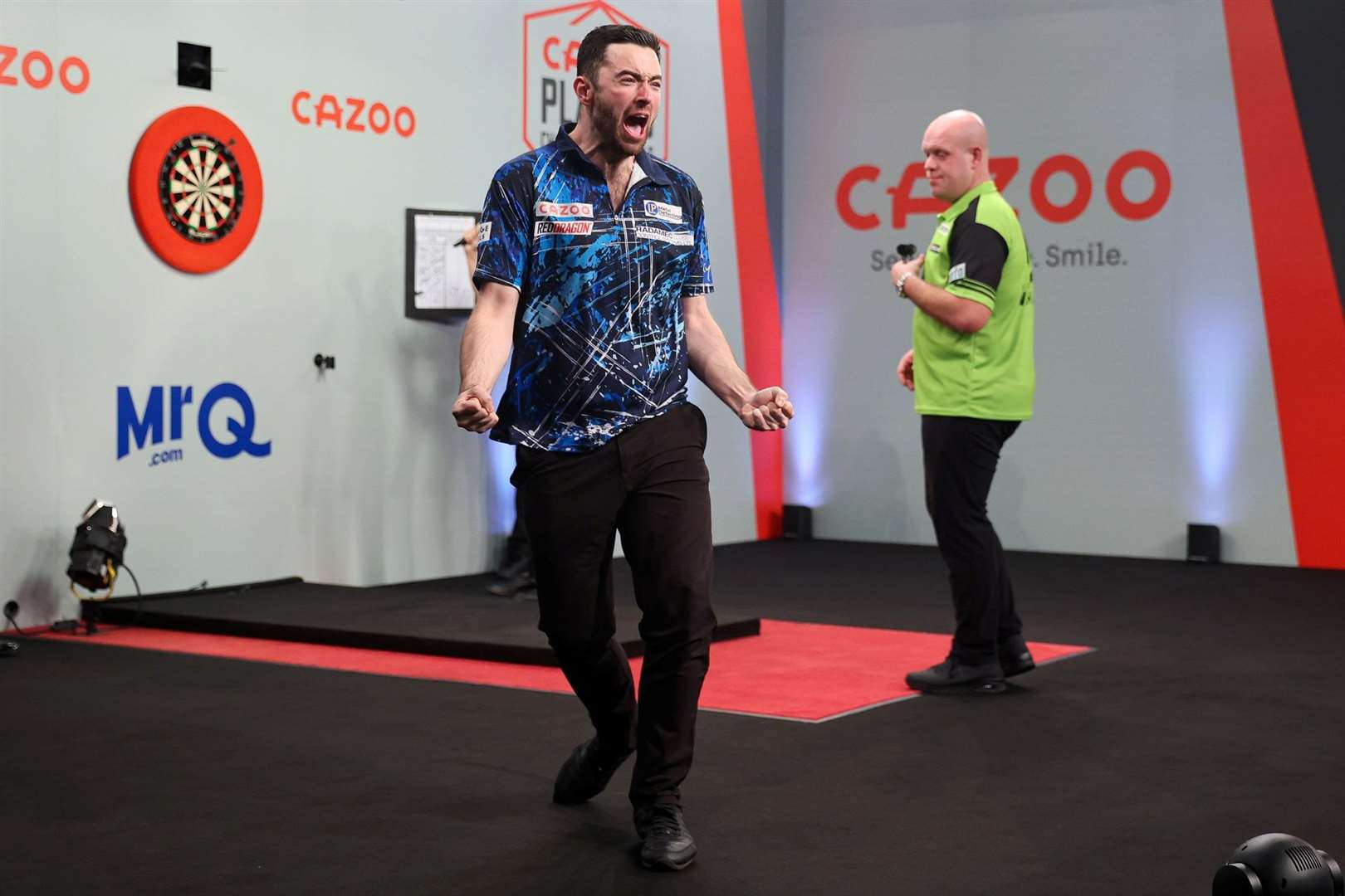 Luke Humphries reeled off six unanswered legs to beat Michael van Gerwen