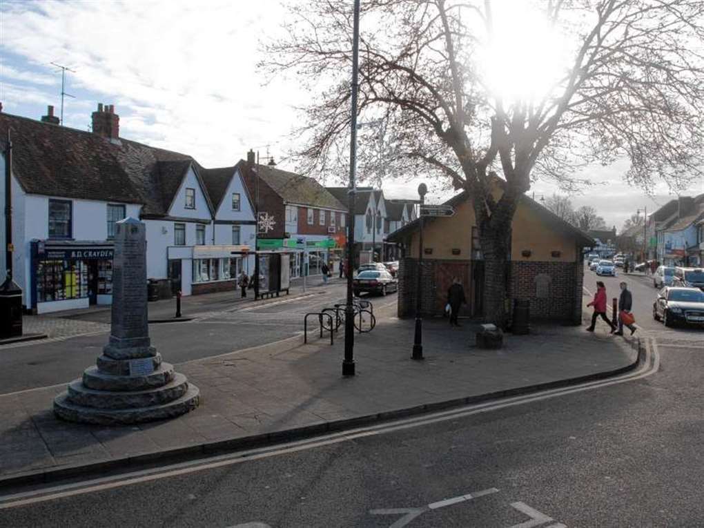 Thatcham Broadway will be closed for the annual Christmas Lights Switch On