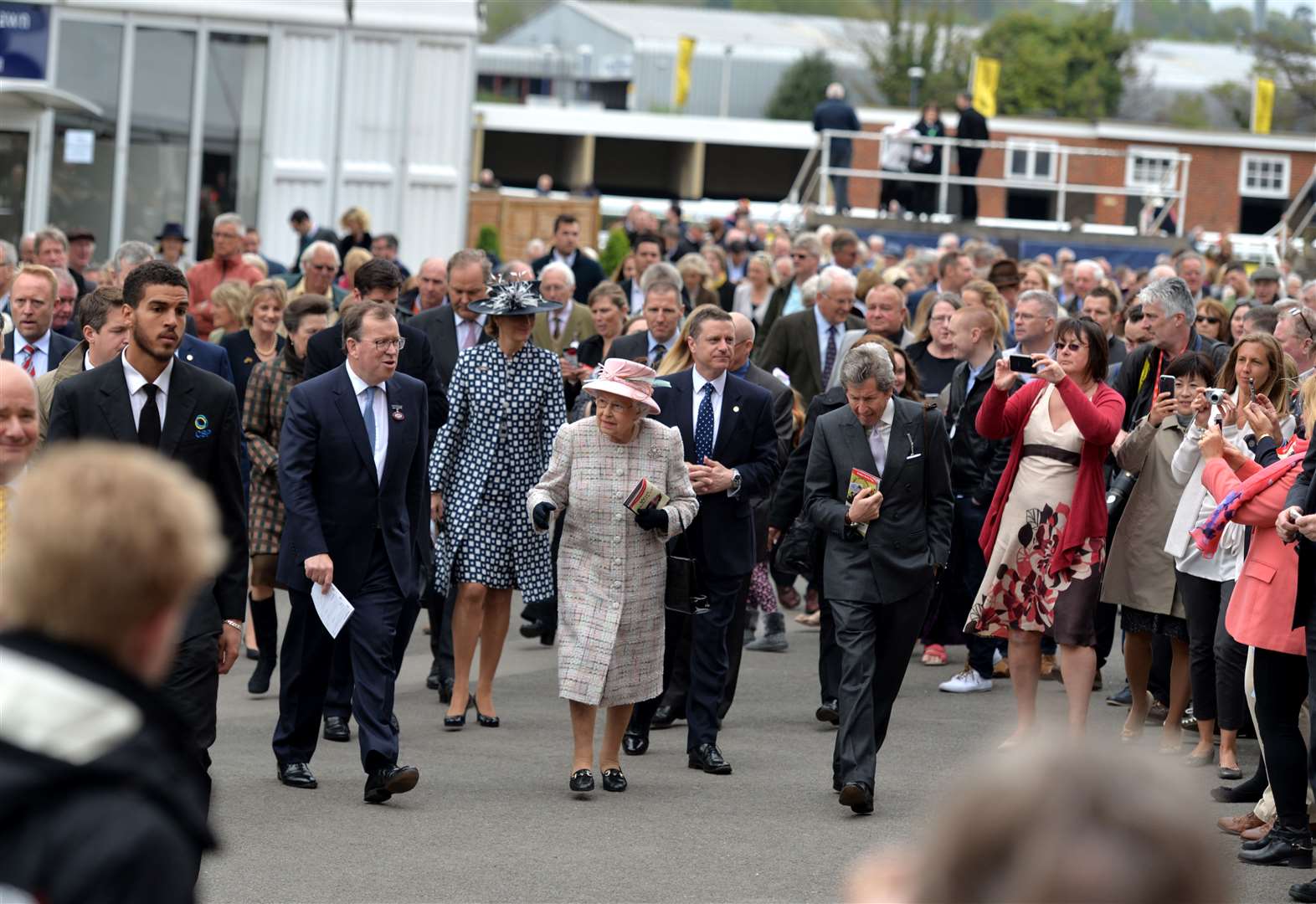 Queen at the races in 2017