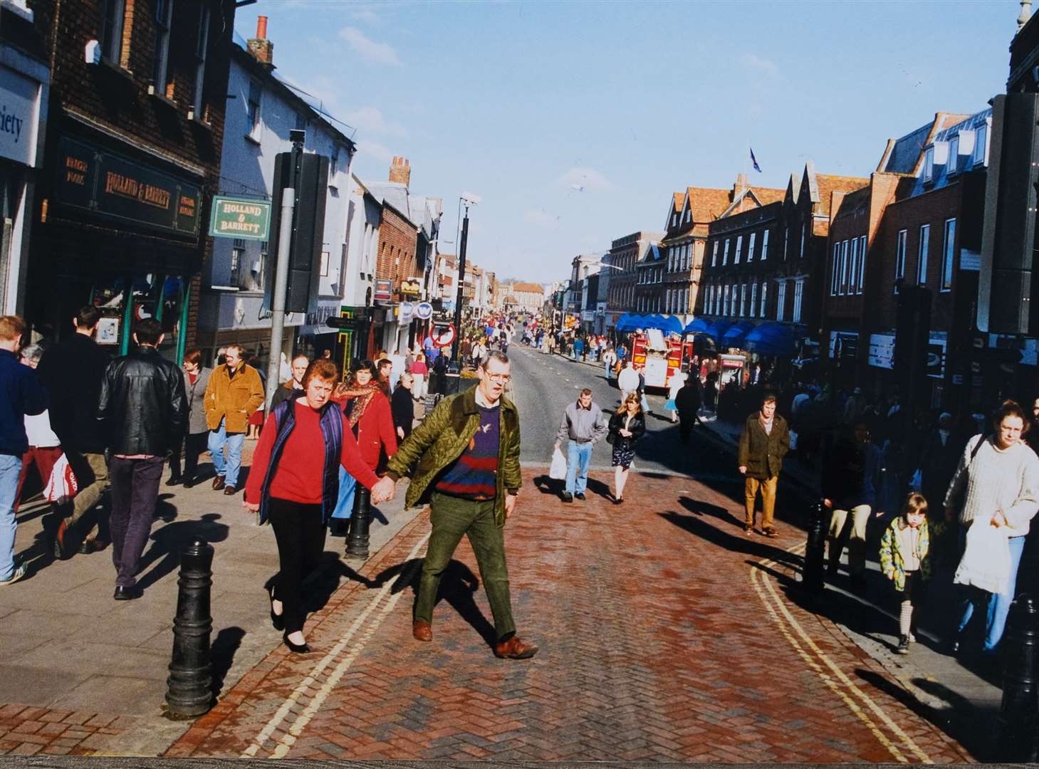 Northbrook Street is a traffic-free zone in 1999