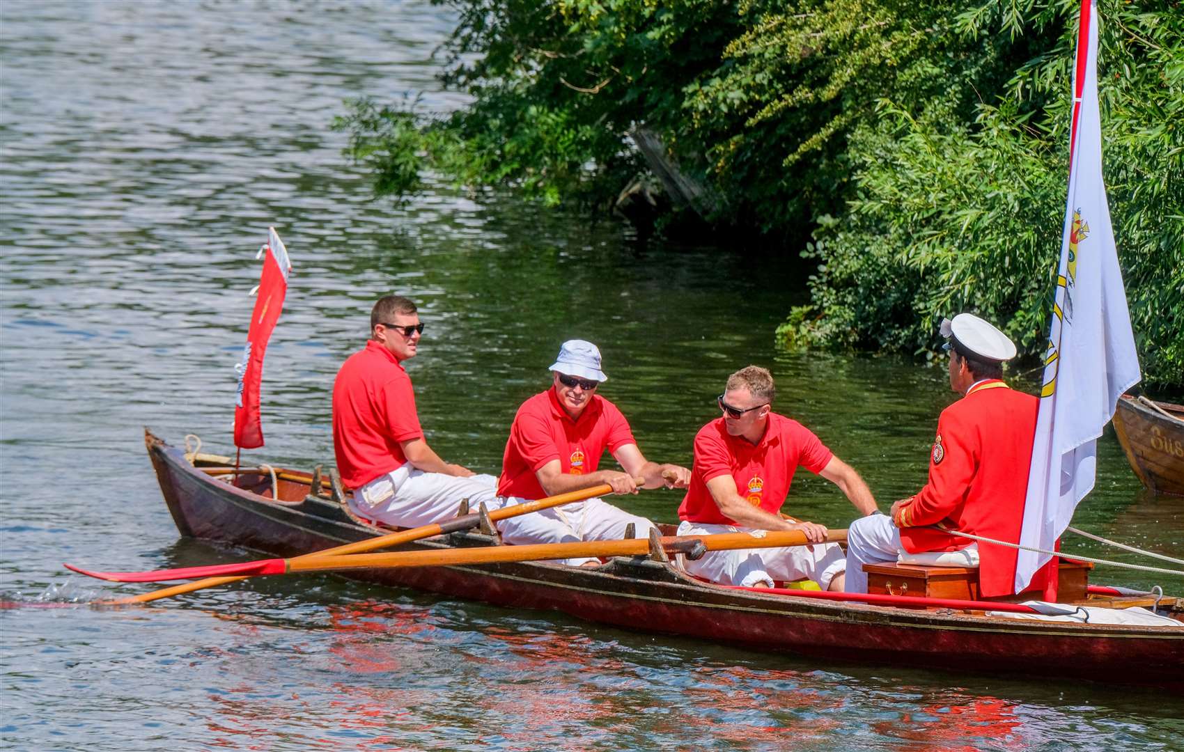 Swan Upping along the River Thames near Mapledurham Lock, Purley on Thames 2023