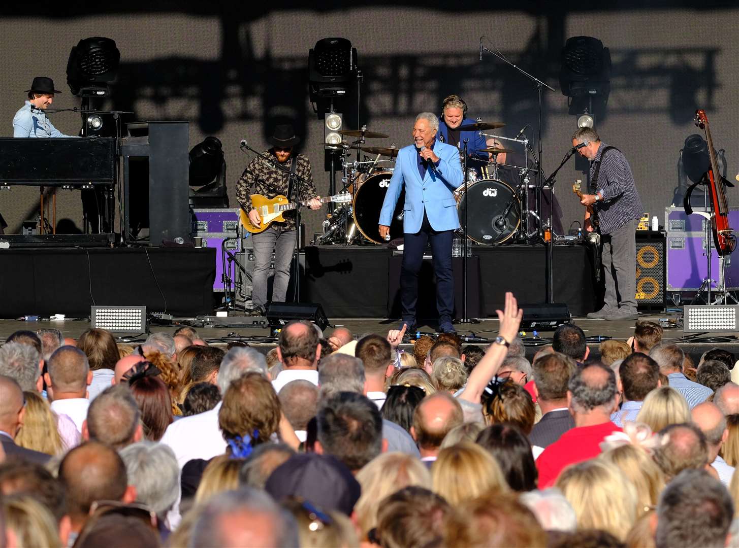 Tom Jones at Newbury Racecourse in 2019
