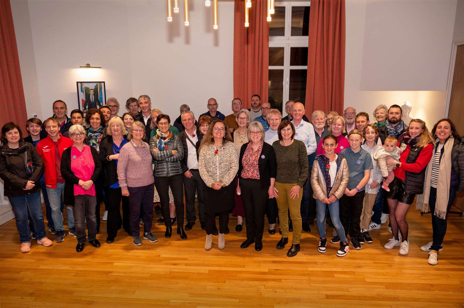 A group photo of the Kingsclere group with their Cormicy hosts