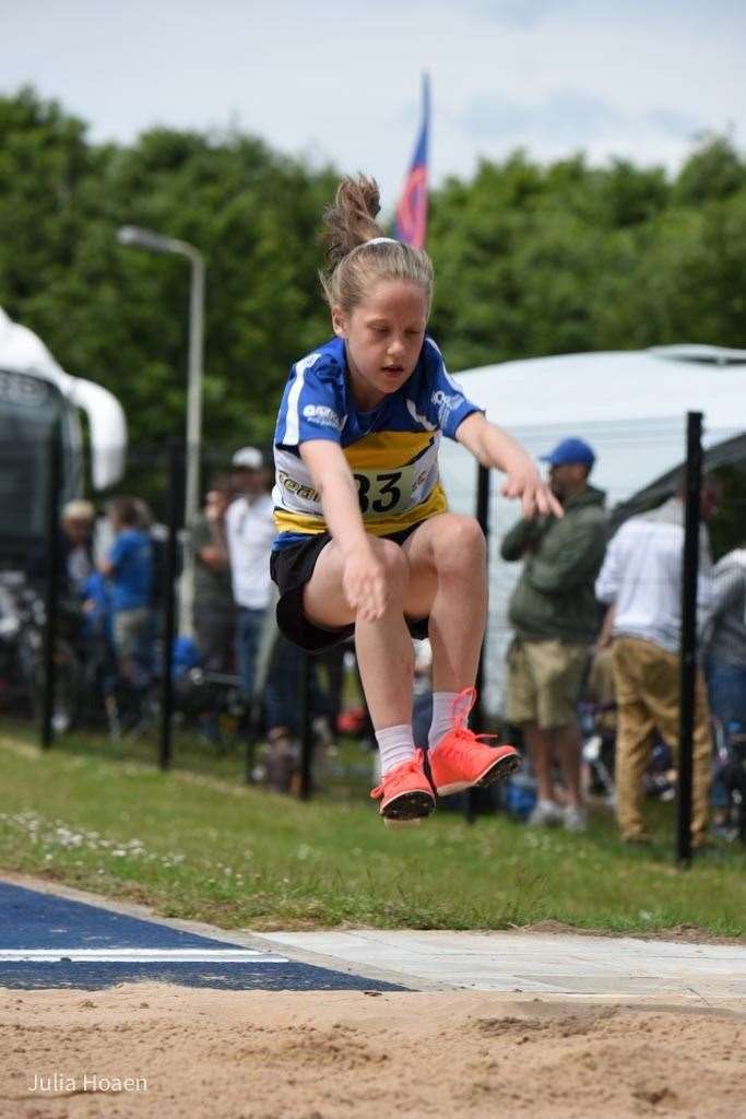 Isla Ladds in action for Team Kennet