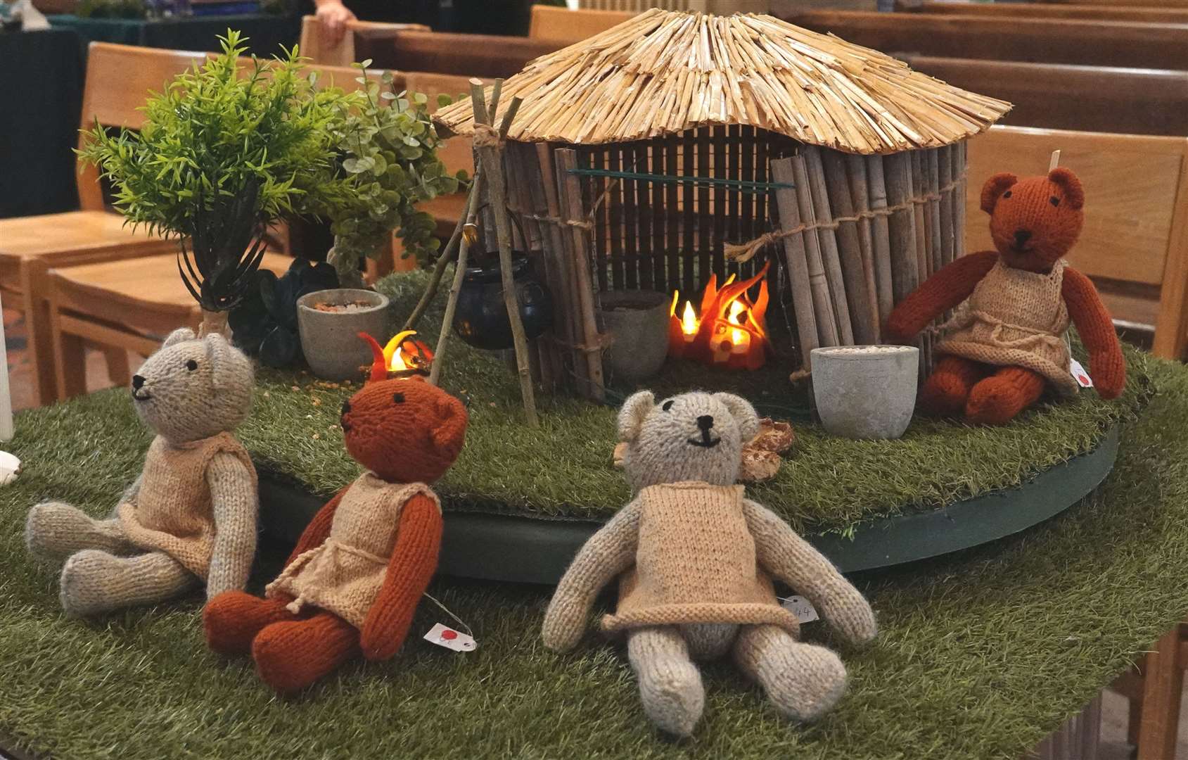 Teddies recreate Bronze Age settlement