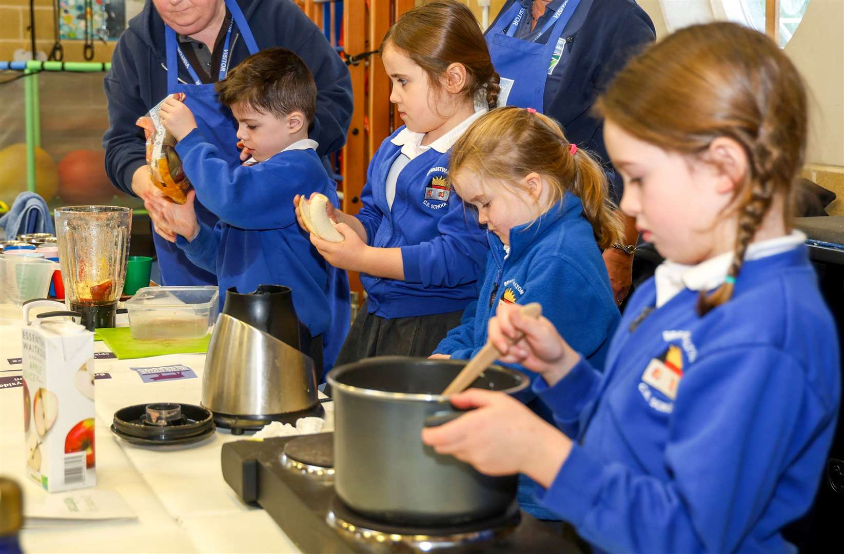 Brightwalton pupils cooking and making smoothies