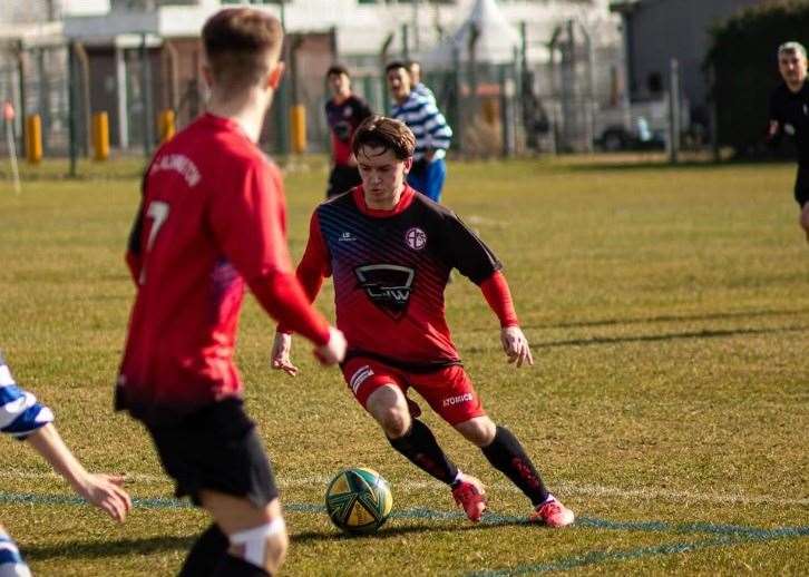 AFC Aldermaston face The Crickets AFC in Newbury Sunday League - Photo: Olly Mills (omills.photography)