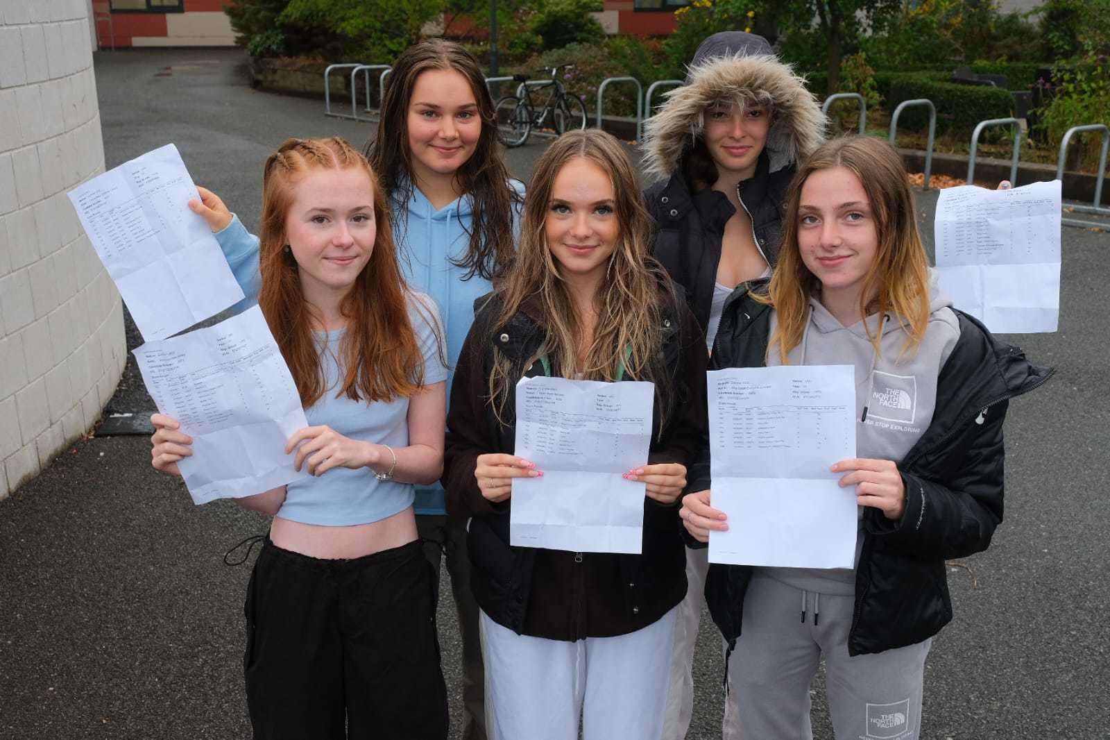 St Bart's pupils (58881995)