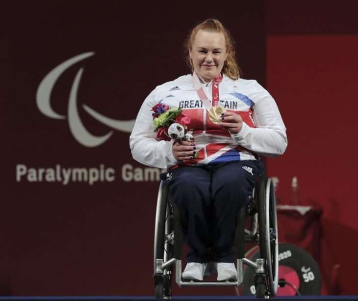 Louise Sugden with her bronze medal in Tokyo - Pic: ParalympicsGB