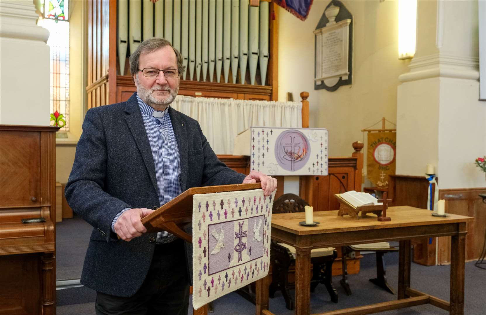 Rev. John Lee retires after 13 years at Thatcham URC