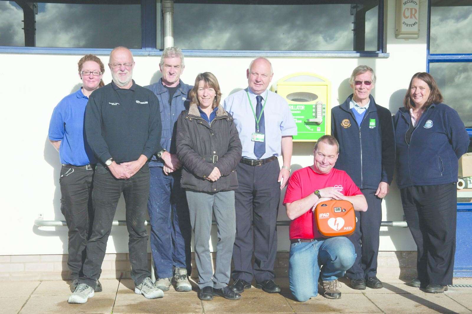 Heartstart Thatcham installing their first defibrillator at the Henwick Worthy playing fields