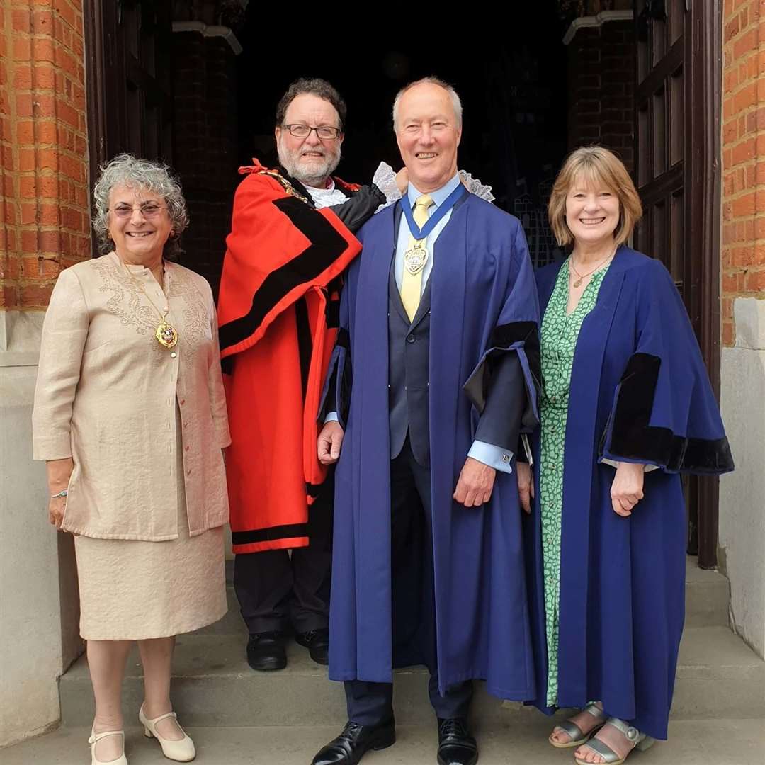 Mayor of Newbury Gary Norman presenting Nigel Foot with the Deputy Mayor’s badge of office; alongside the Mayoress Sabrina Chetcuti and Deputy Mayoress Sarah Slack (57676311)