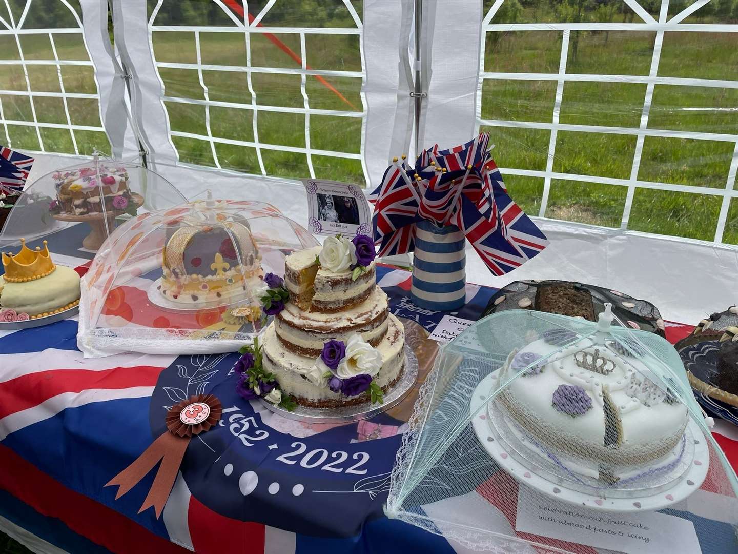 The winning cake in the bake sale (57280527)