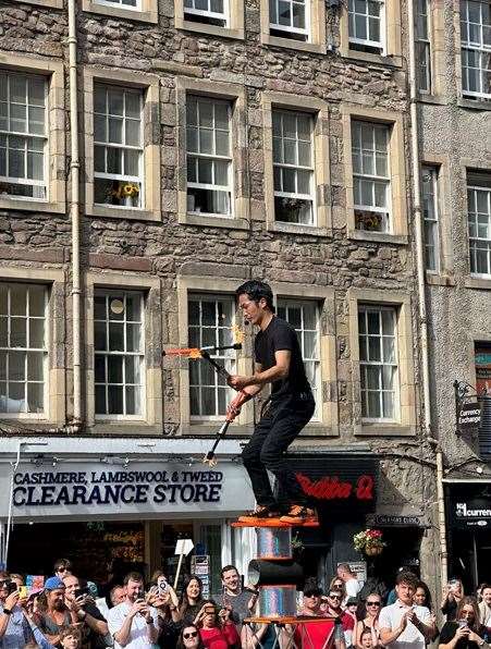 NYT Edinburgh Fringe spectacular street perforrmer