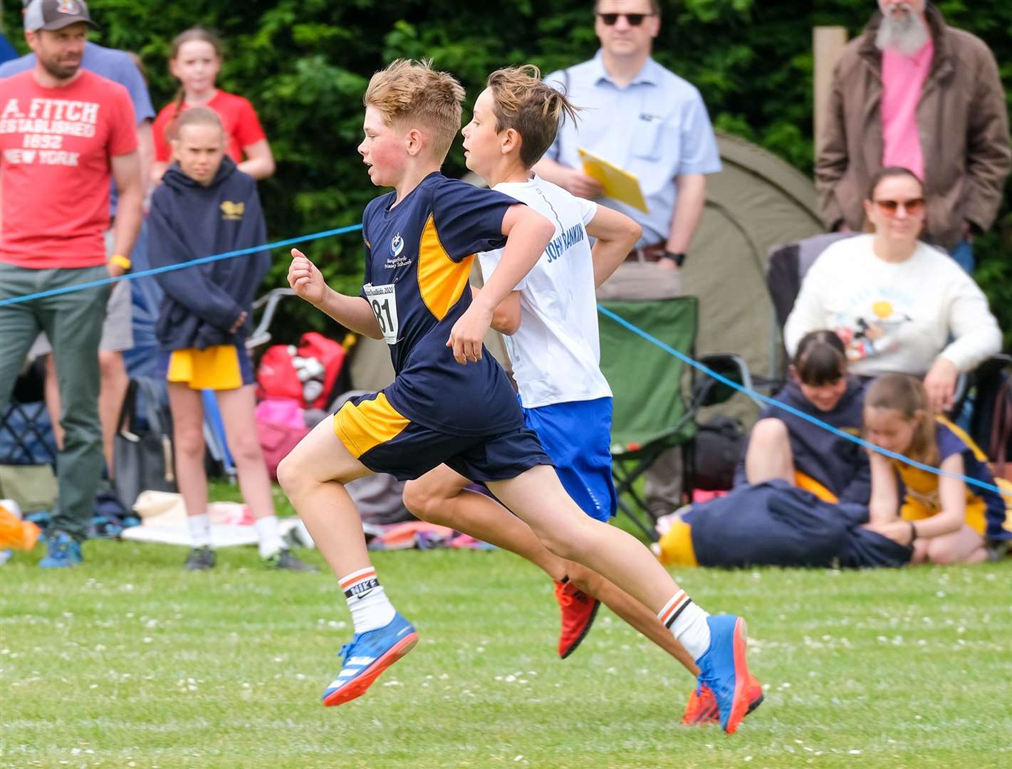600m run for Year 5&6 boys - Close finish between Hungerford School and John Rankin