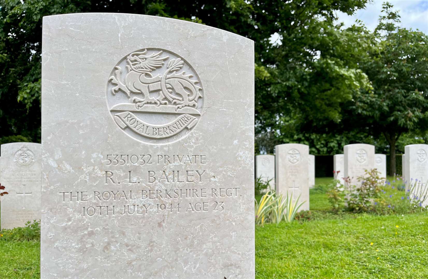A soldier of the Royal Berkshire Regiment laid to rest at the Bayeux War Cemetery. Credit: Mirek Gosney