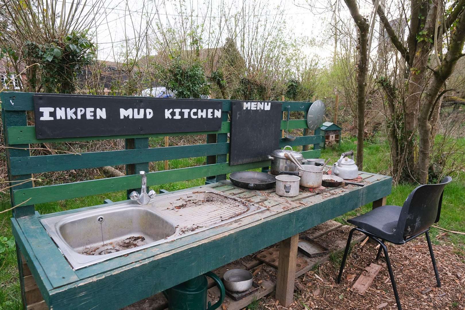 Inkpen Woodland play area - Mud Kitchen (56074334)