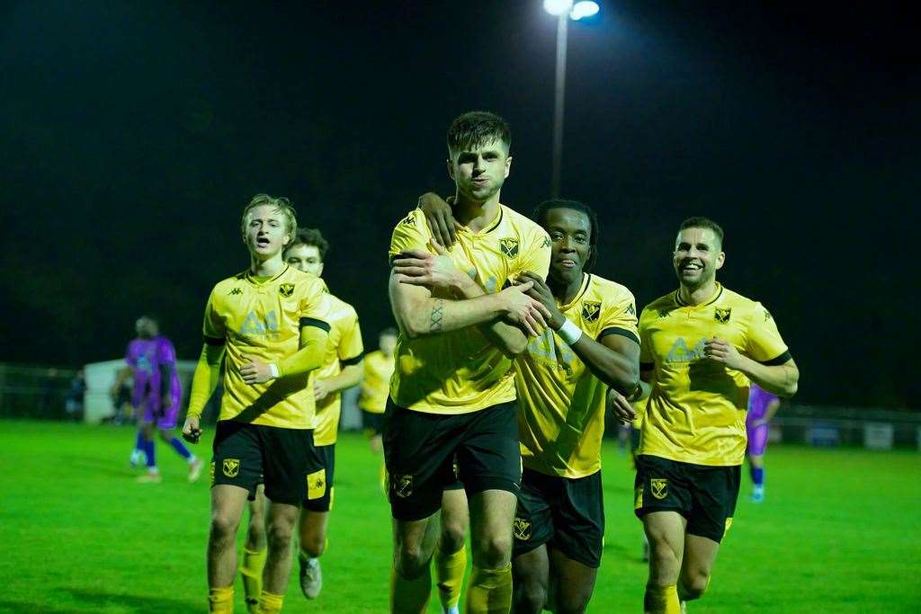 Tadley Calleva's Andrew Charsley - Photo: Rob Mellor