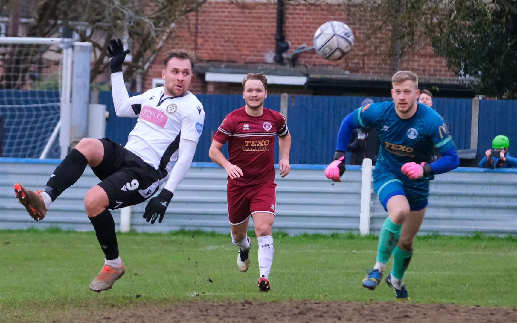 Ryan Seager scores for Hungerford