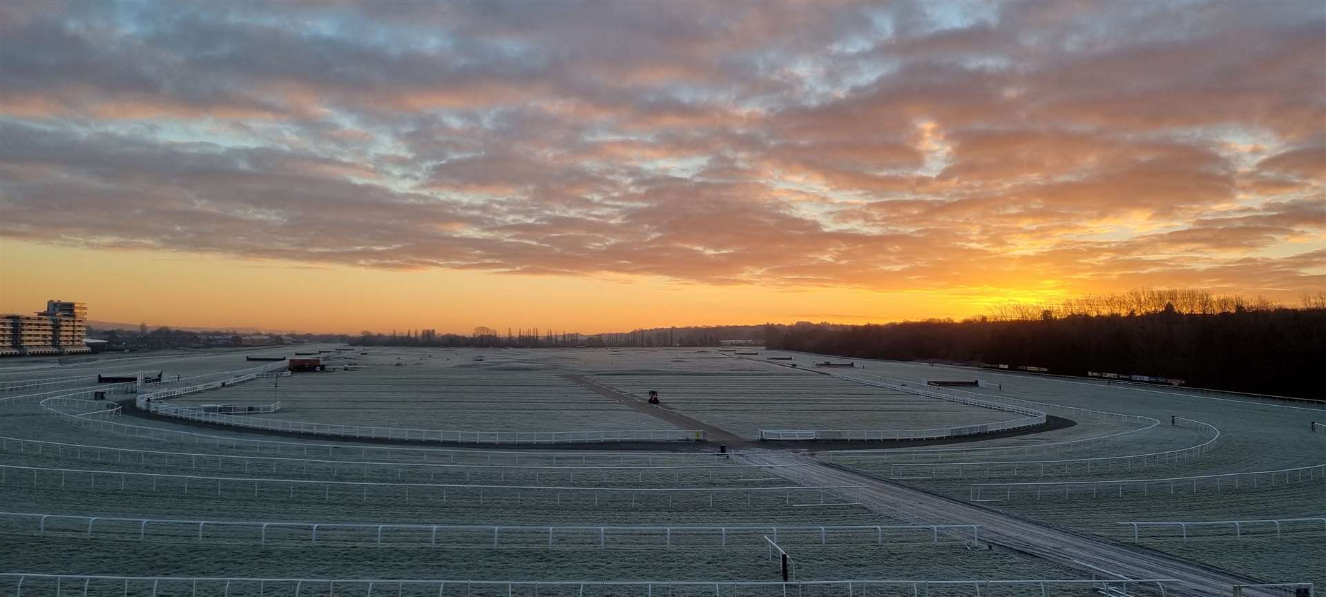 Dave Paddon captured this frosty scene at Newbury Racecourse at sunrise on Thursday