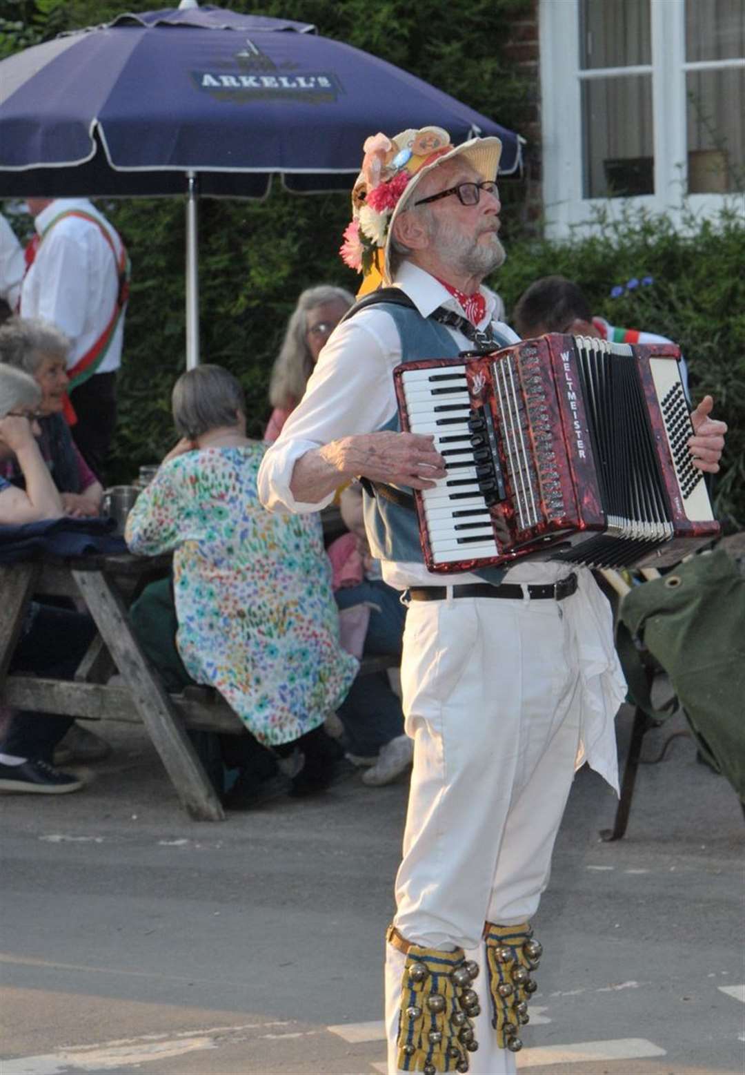 Icknield Way and Kennet morris men at The Bell, Aldworth Pic: Geoff Fletcher
