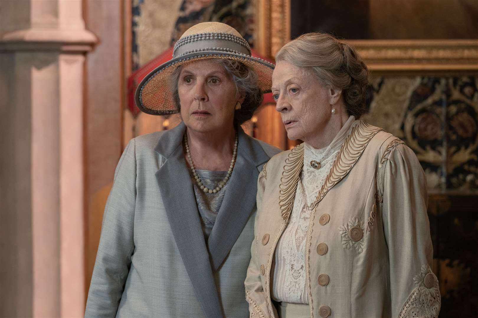 Penelope Wilton stars as Isobel Merton and Maggie Smith as Violet Grantham in DOWNTON ABBEY: A New Era, a Focus Features release. Credit: Ben Blackall / © 2022 Focus Features, LLC (56442263)
