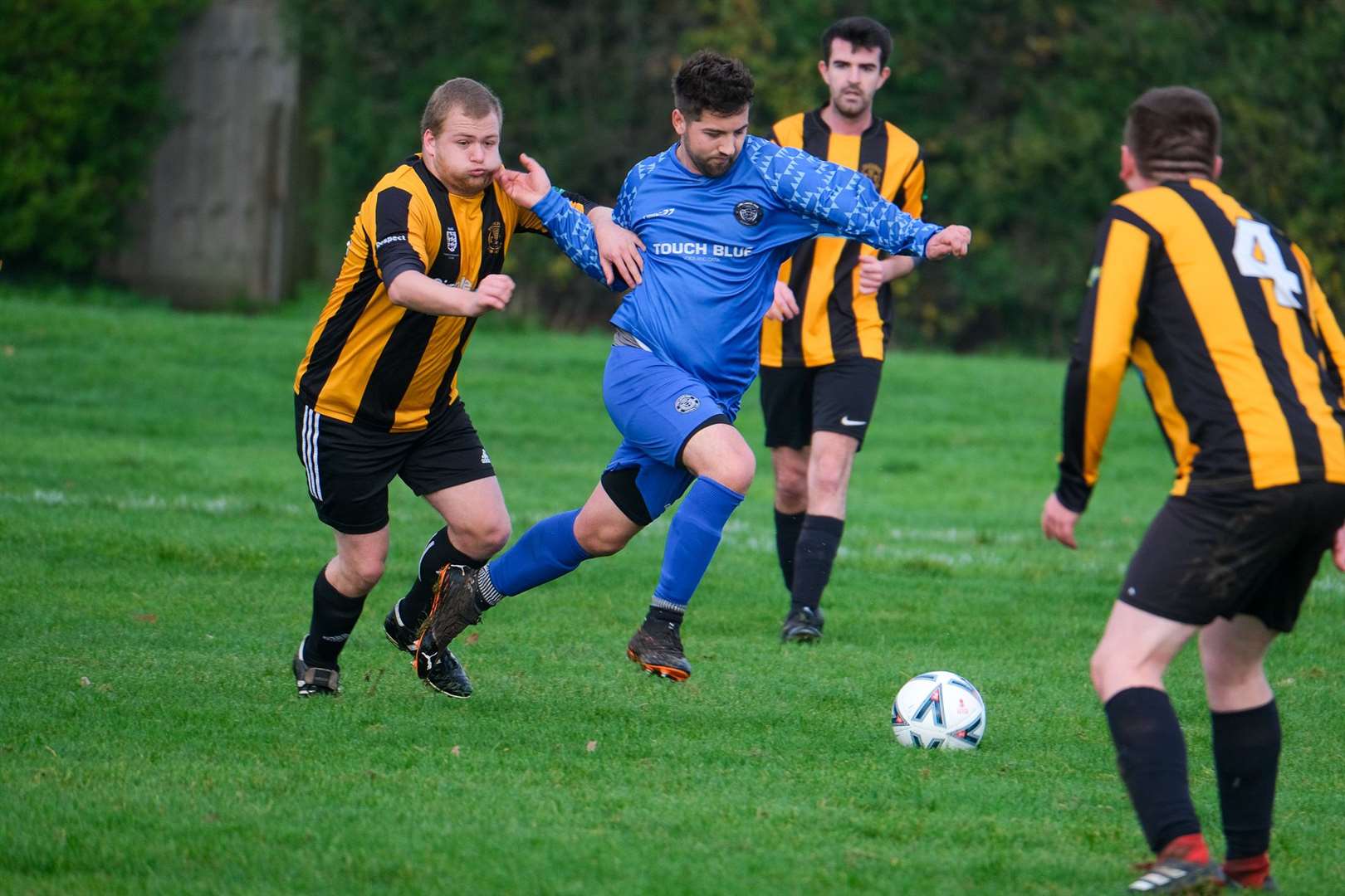 Lamb Inn and Thatcham Tornadoes battle for the ball