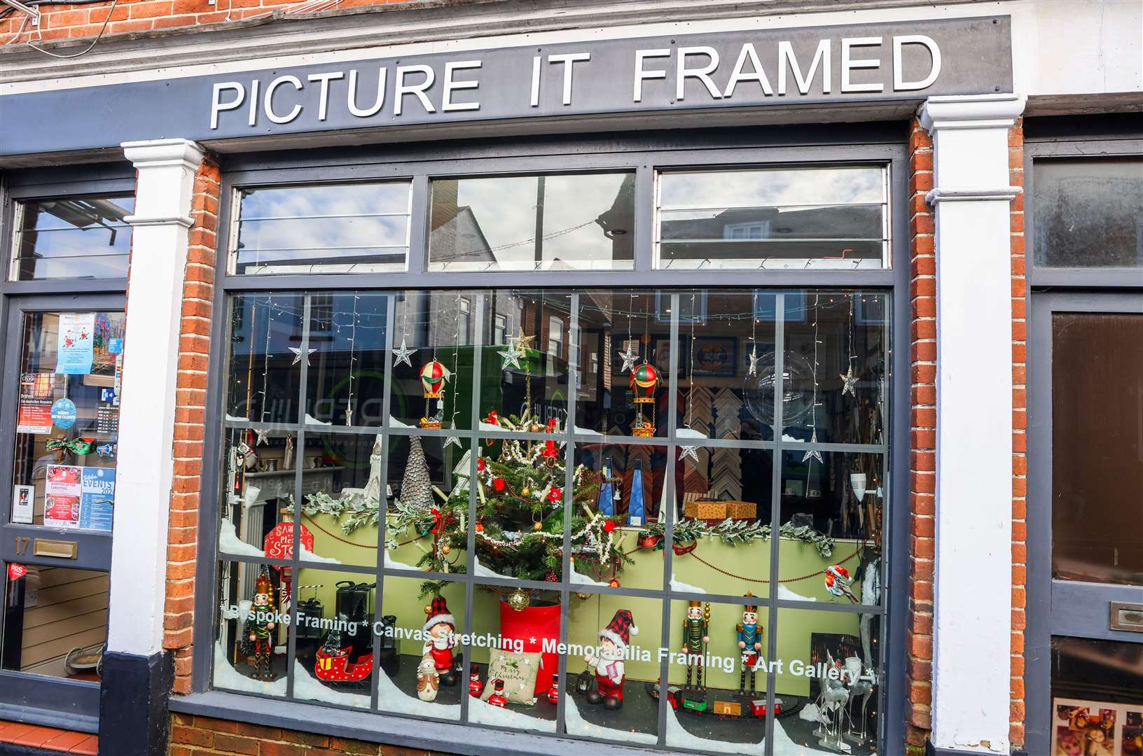 Picture It Framed, in the High Street