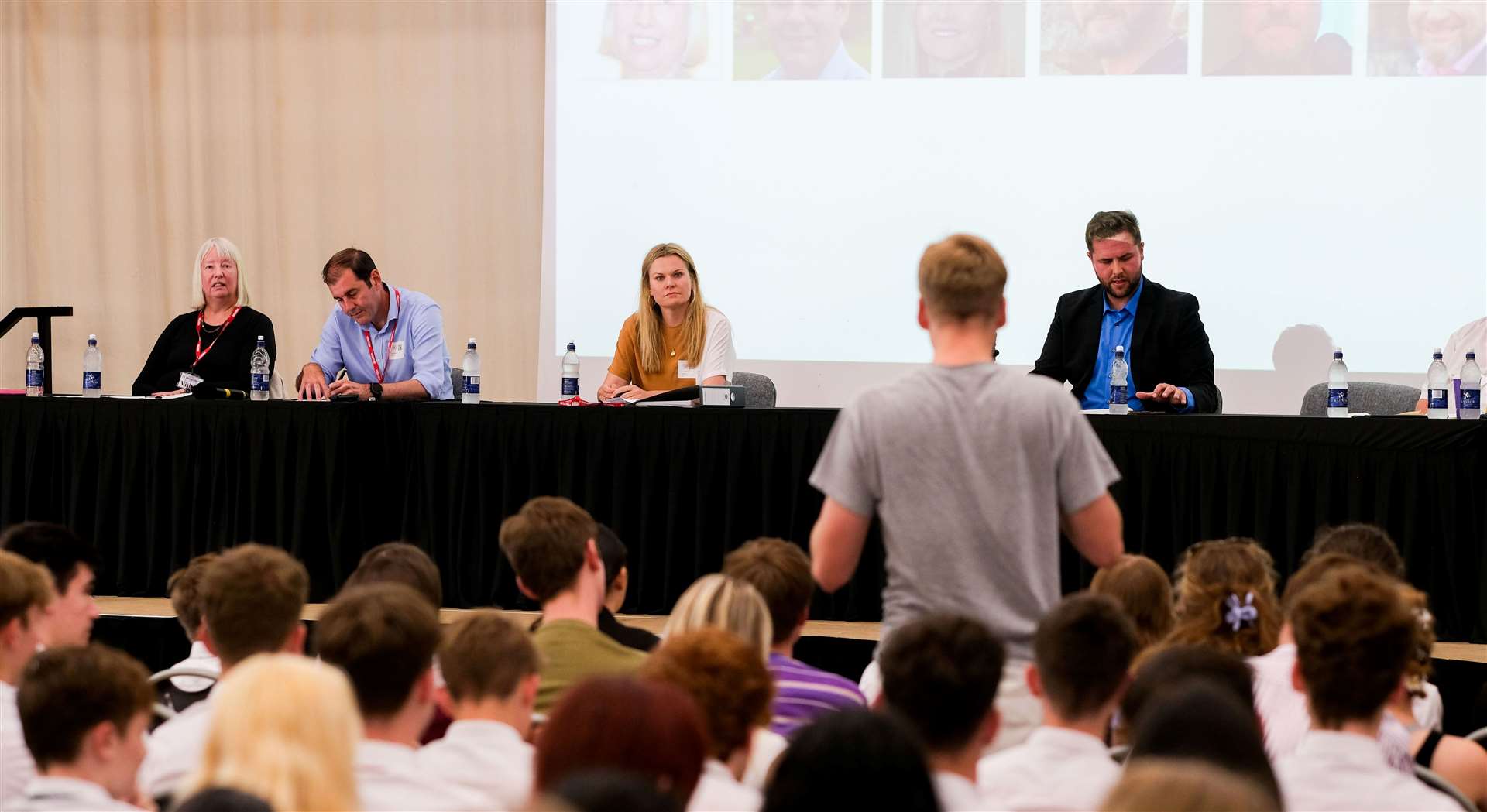 Pupil questioning candidates