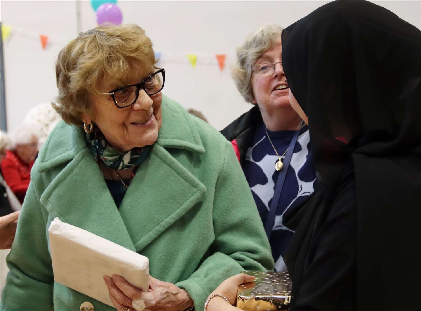 Senior residents enjoy coffee morning with Little Heath pupils
