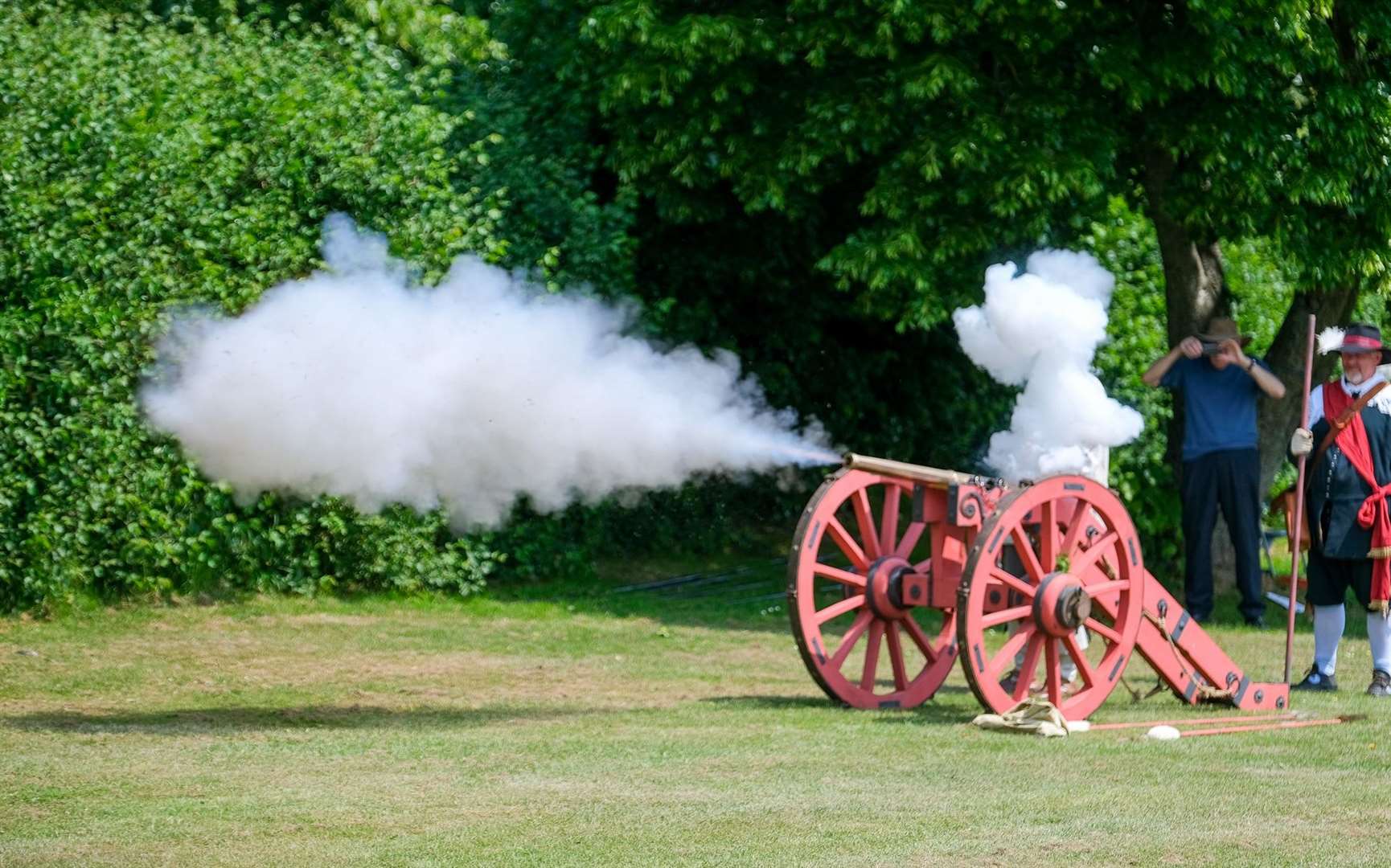 English Civil War Society putting on a show