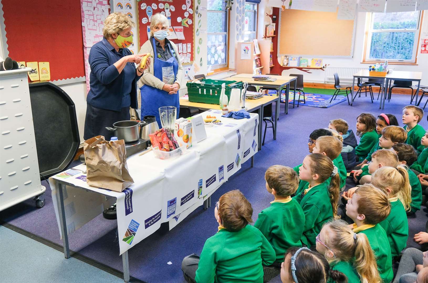 Year 1 Pupils at St Johns School.Ref: 03-1322. (54449733)