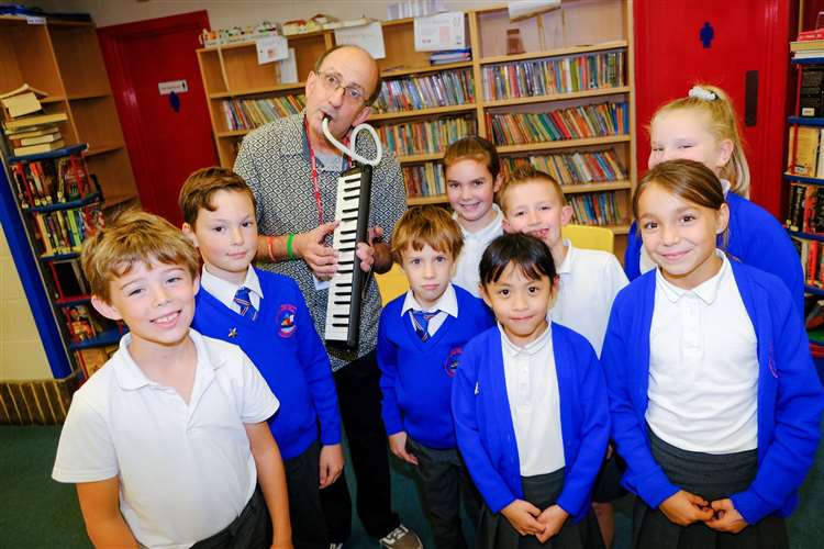 Poet's words of praise for pupils