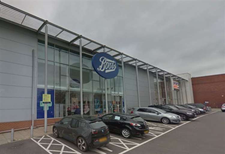 Plan to convert Boots into food store approved