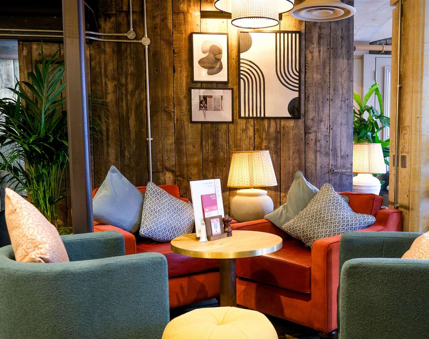 Bill’s Café Bar Newbury in Market Place re-opens after month of renovation work