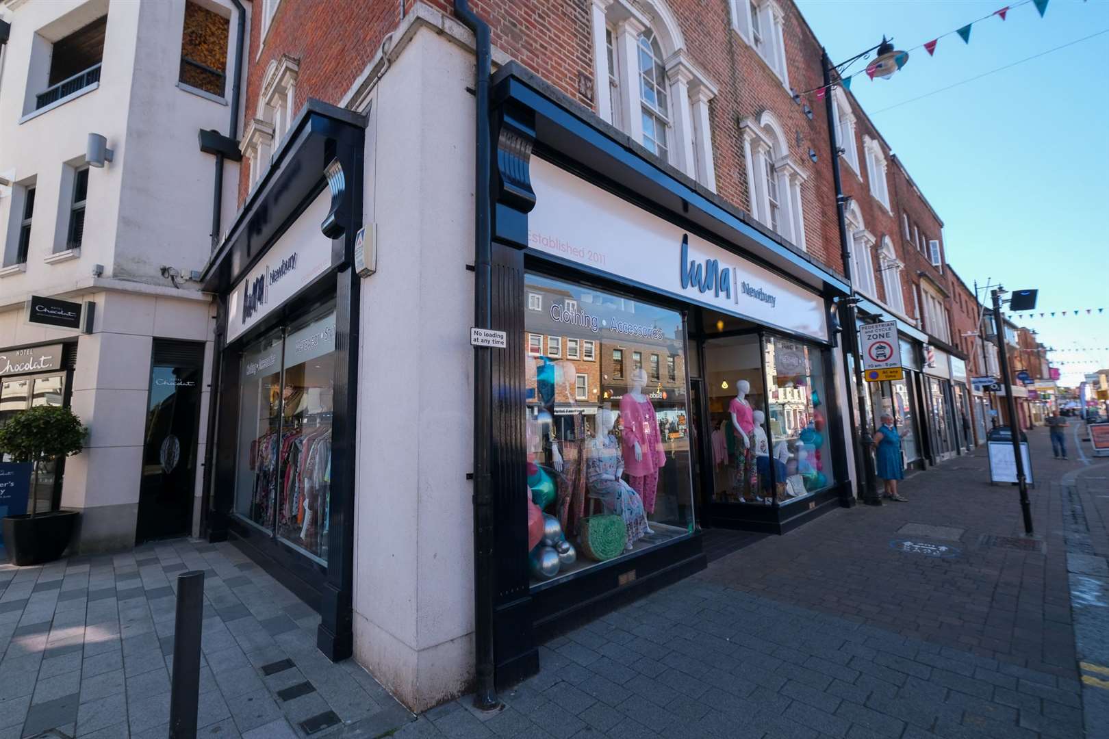 Luna opens in Newbury - Caroline Dallas.Ref: 23-0621K... (47925694)