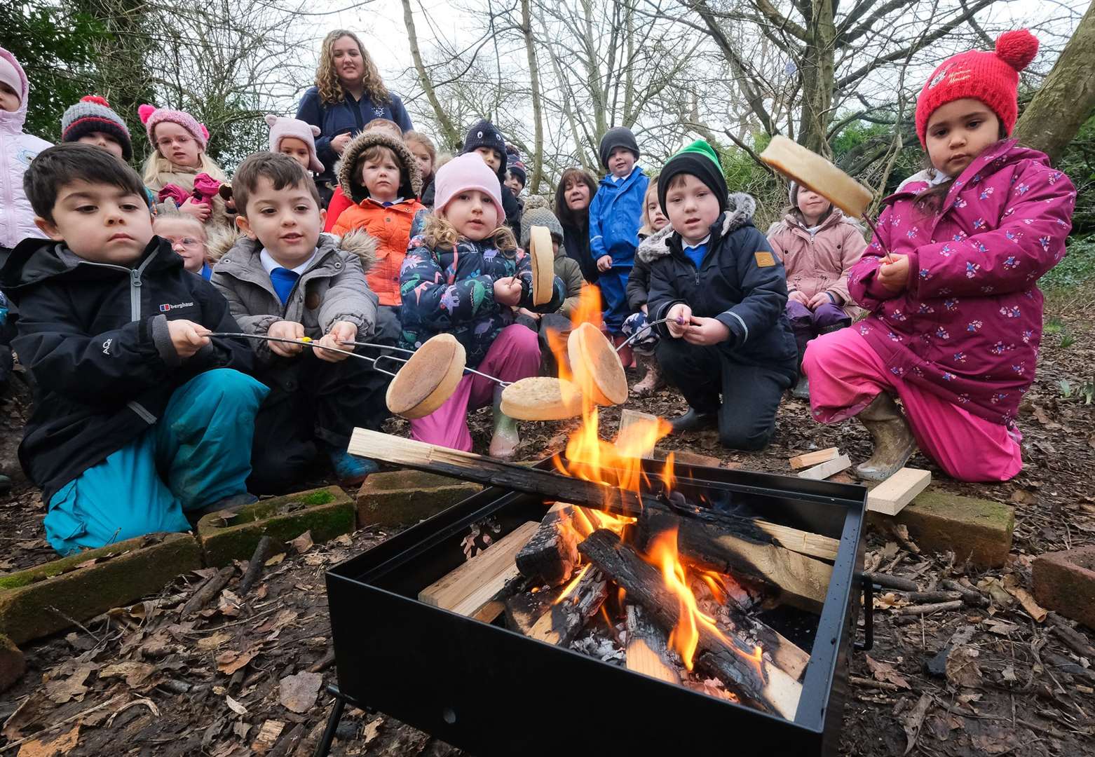 John Rankin School - Forest School activities. Ref: 04-0222.