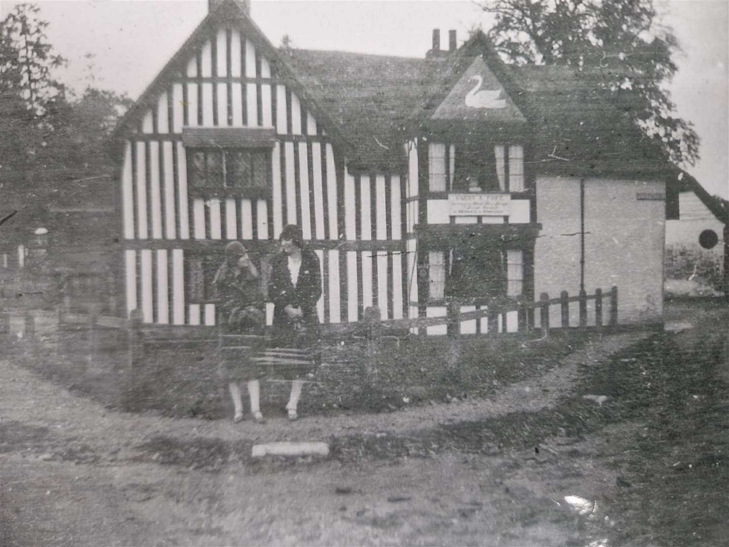 Sheila Page of Elizabeth Street, Newbury, sent in this lovely picture of the Swan Inn at Newtown. Mrs Page’s grandparents Walter and Lilian New became licensees of the Swan between 1904 and 1906. The two ladies in the picture are Gran New and her daughter Emily Anne, who was born in 1900, so the photo was probably taken in the early 1920s.
